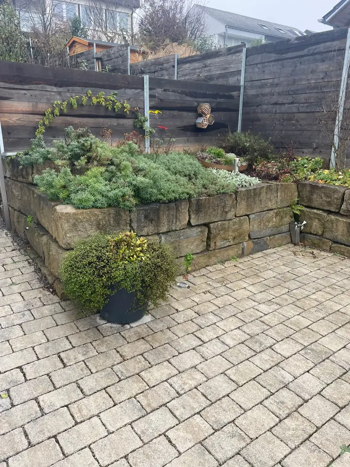 Hochbeet aus Naturstein